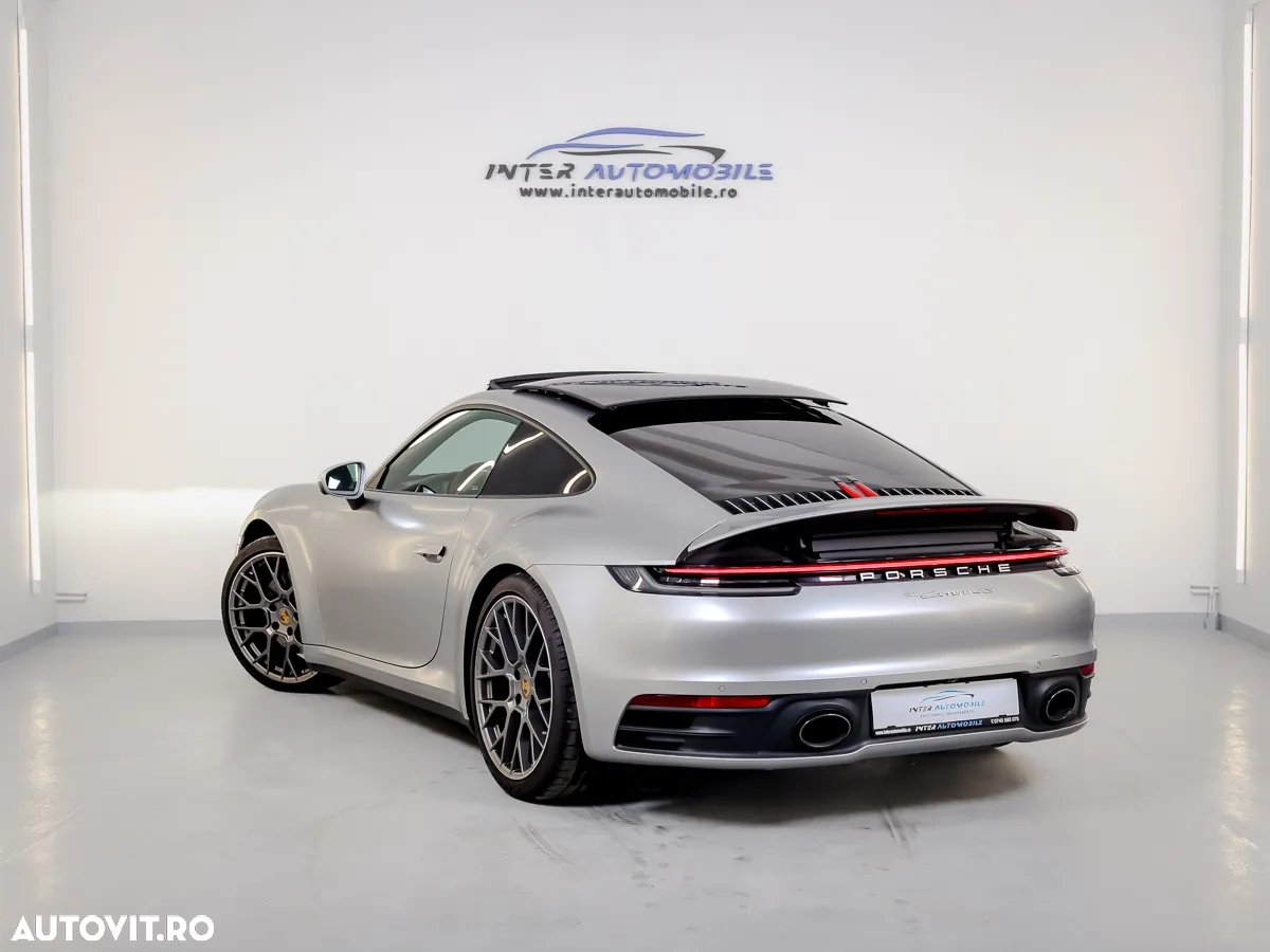 Porsche 911 Carrera 4S - 12