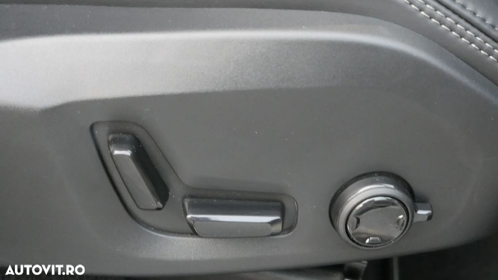 Volvo XC 90 T8 AWD Recharge Geartronic RDesign - 23