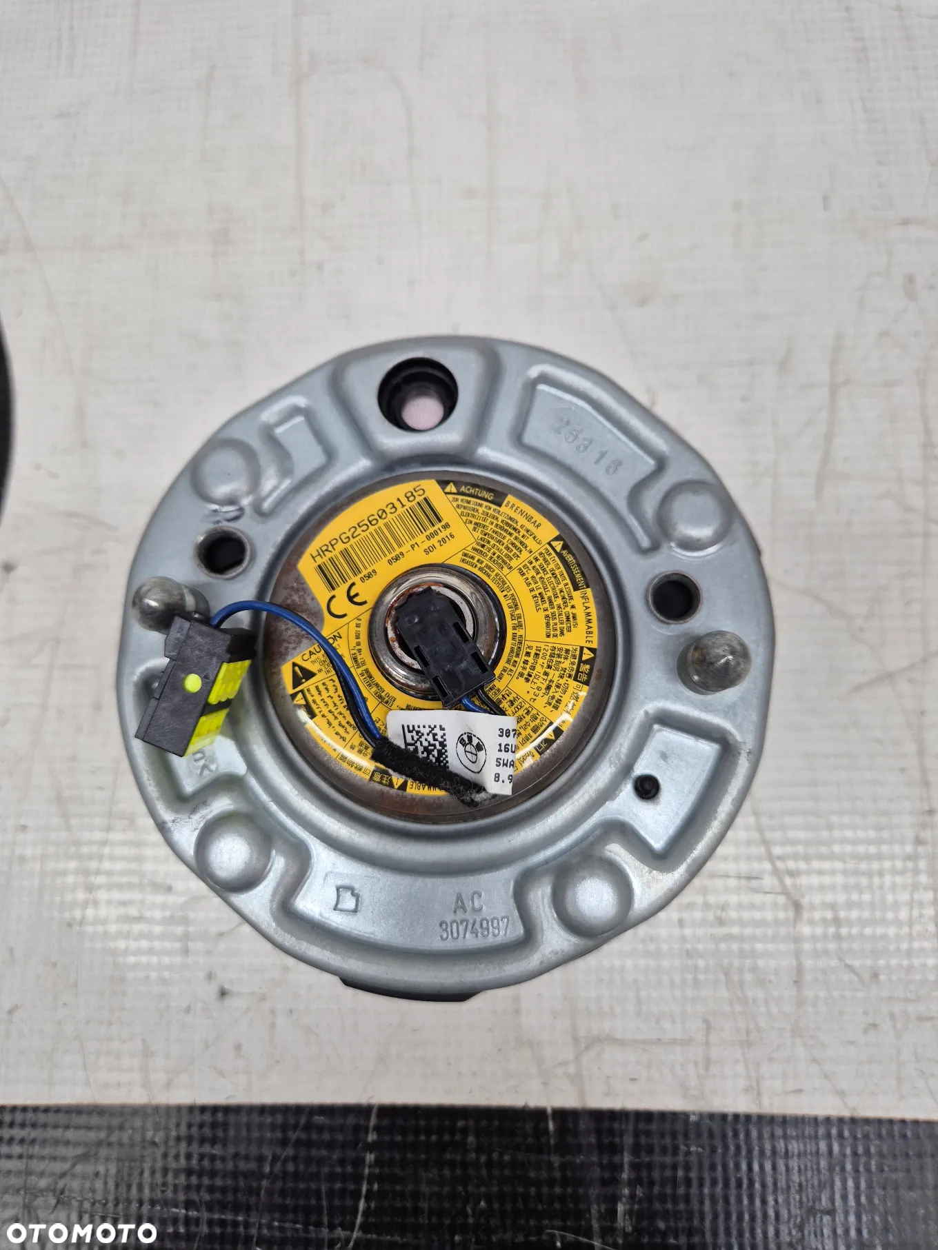 BMW F34 F36 PODUSZKĄ POWIETRZNĄ KIEROWCY ORYGINALNA NOWA Z ŻÓŁTĄ NITKĄ AIRBAG - 14