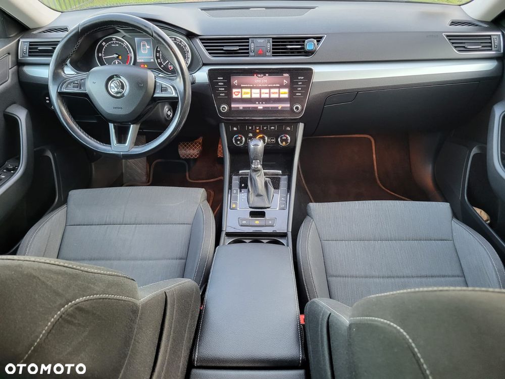 Skoda Superb 2.0 TDI Ambition DSG - 11