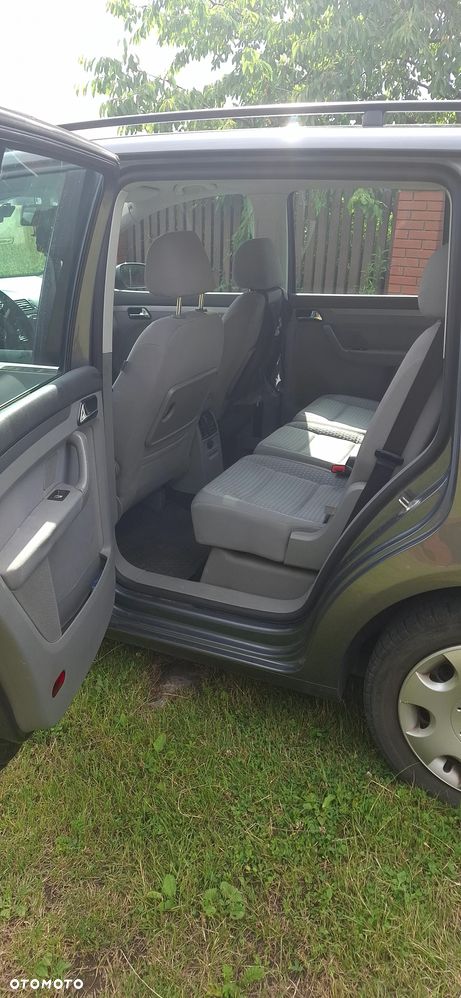 Volkswagen Touran 2.0 TDI DPF Trendline - 9
