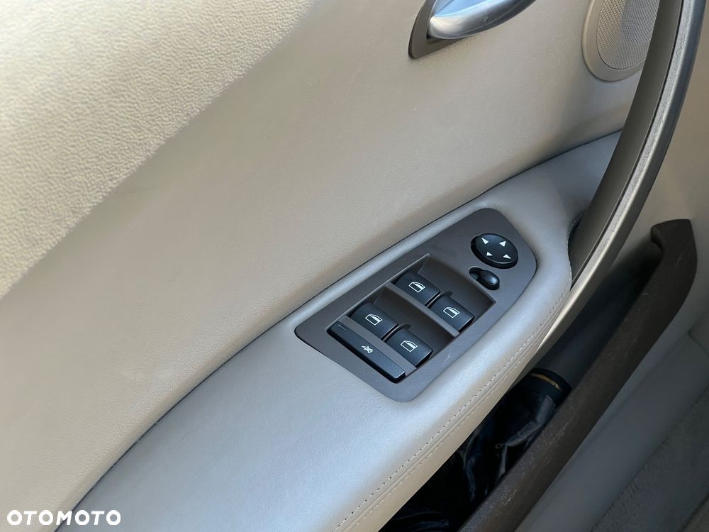 BMW Seria 1 120i - 19