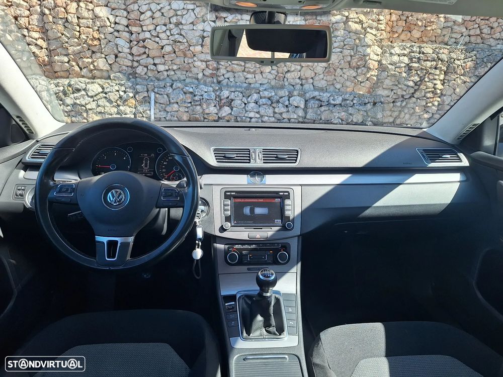 VW Passat Variant 1.6 TDI Edition Con.BM - 8