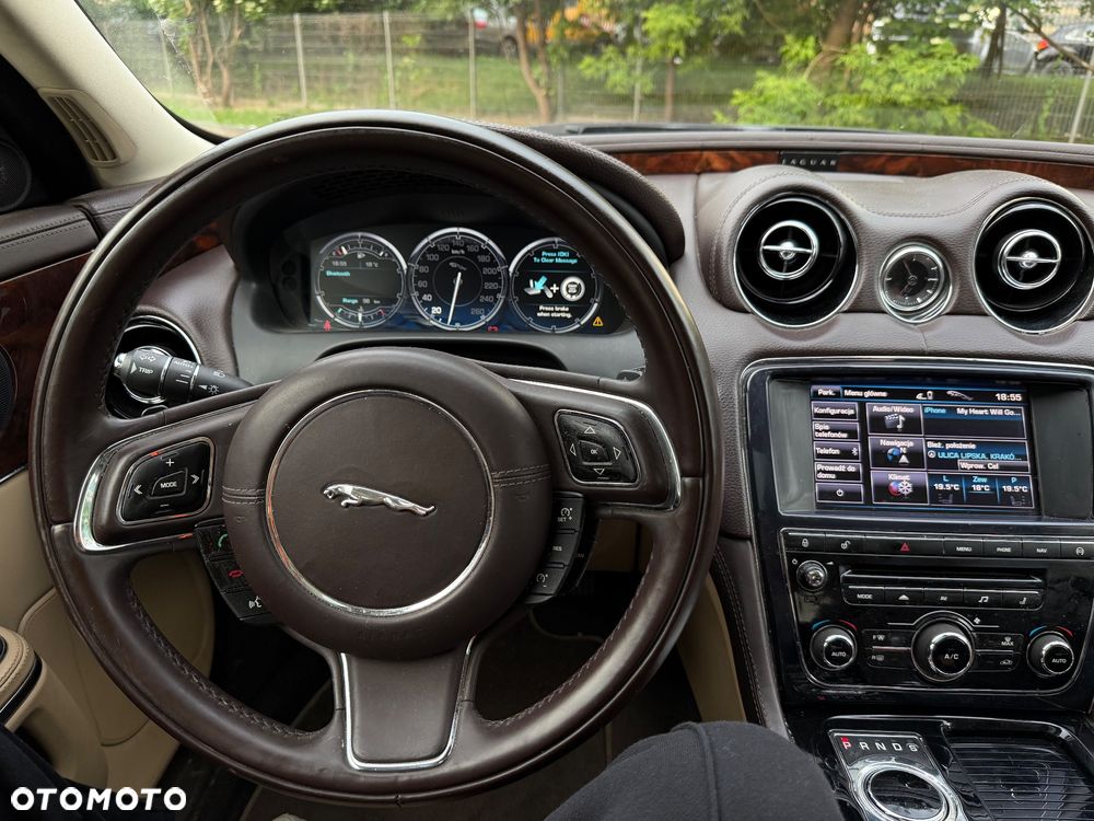 Jaguar XJ 3.0 D V6 Portfolio - 12