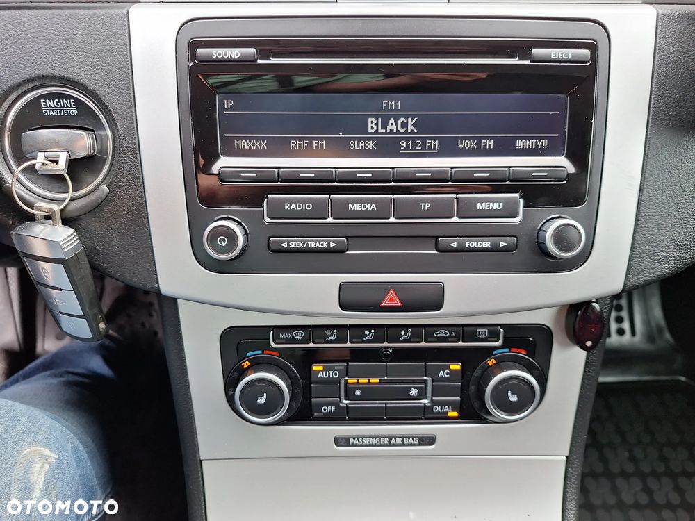 Volkswagen Passat - 15
