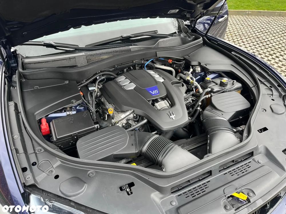 Maserati Levante S Granlusso - 10