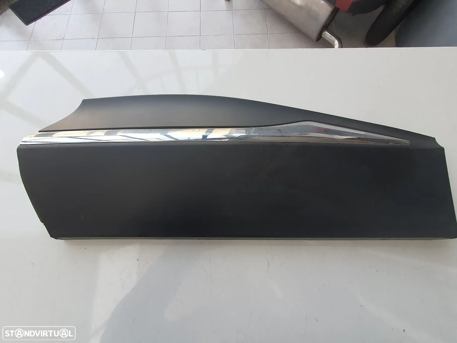 FRISO TRAS ESQUERDO RENAULT CAPTUR I / 828779405R - 1
