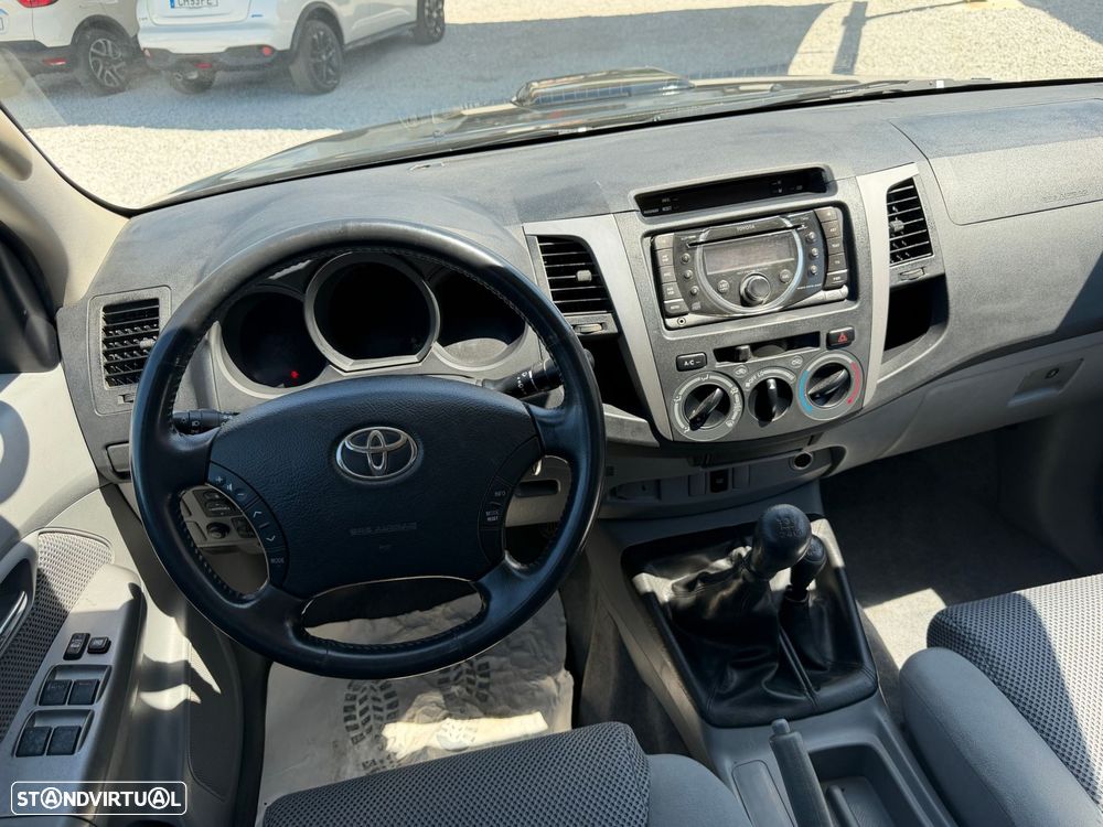 Toyota Hilux 2.5 D-4D 4WD CD Tracker - 7
