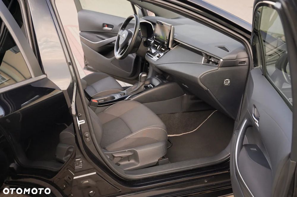Toyota Corolla 1.8 Hybrid Comfort - 27