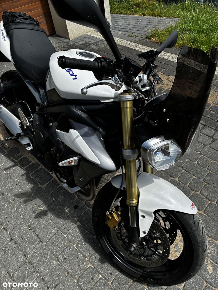 Triumph Street Triple - 4