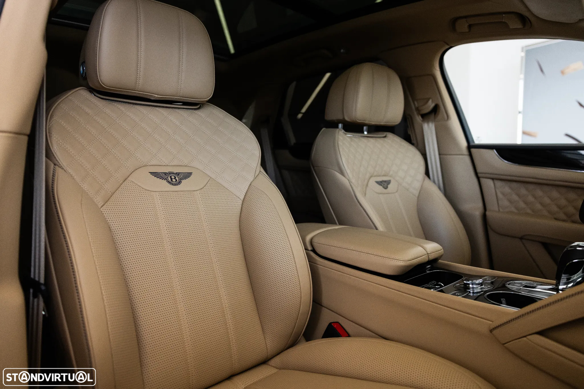 Bentley Bentayga V8 Azure - 30