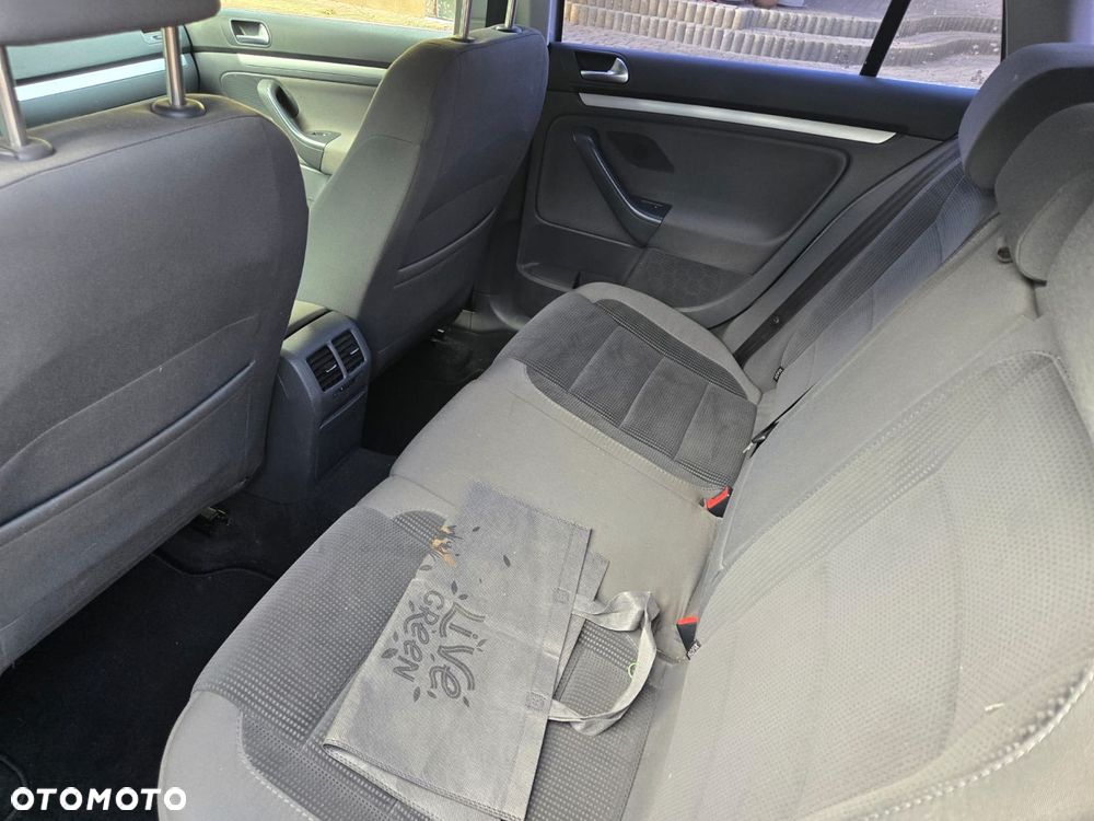 Volkswagen Golf - 10