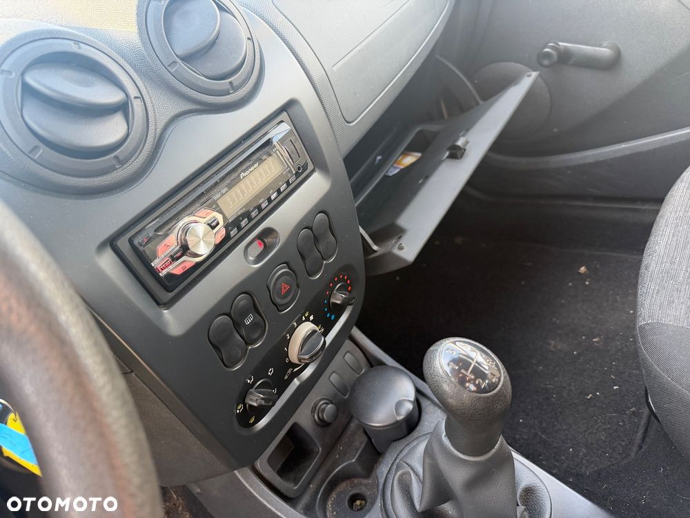 Dacia Duster 1.6 16V 4x2 - 8