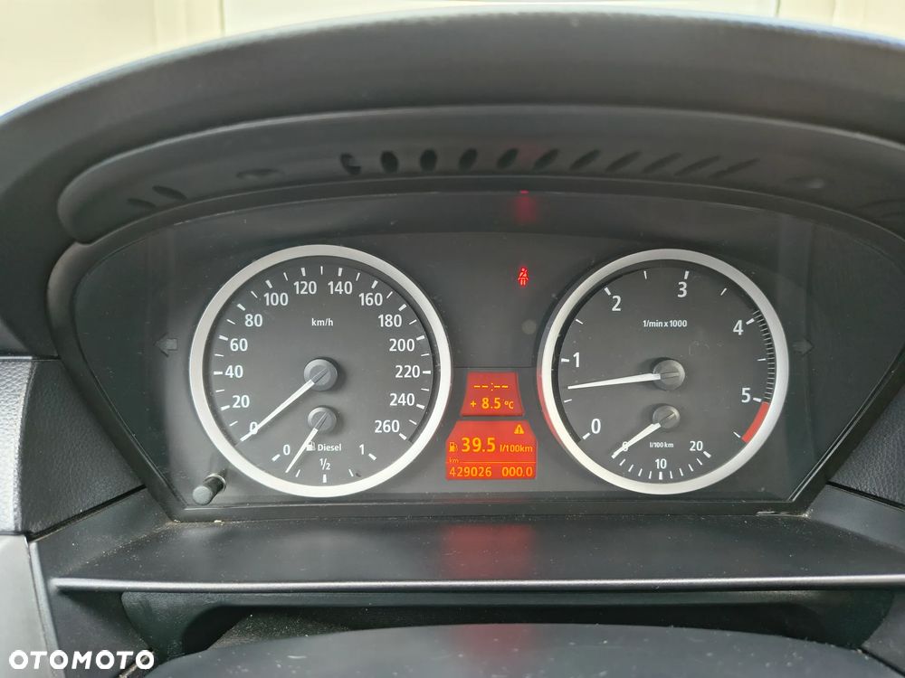 BMW Seria 5 525d - 11