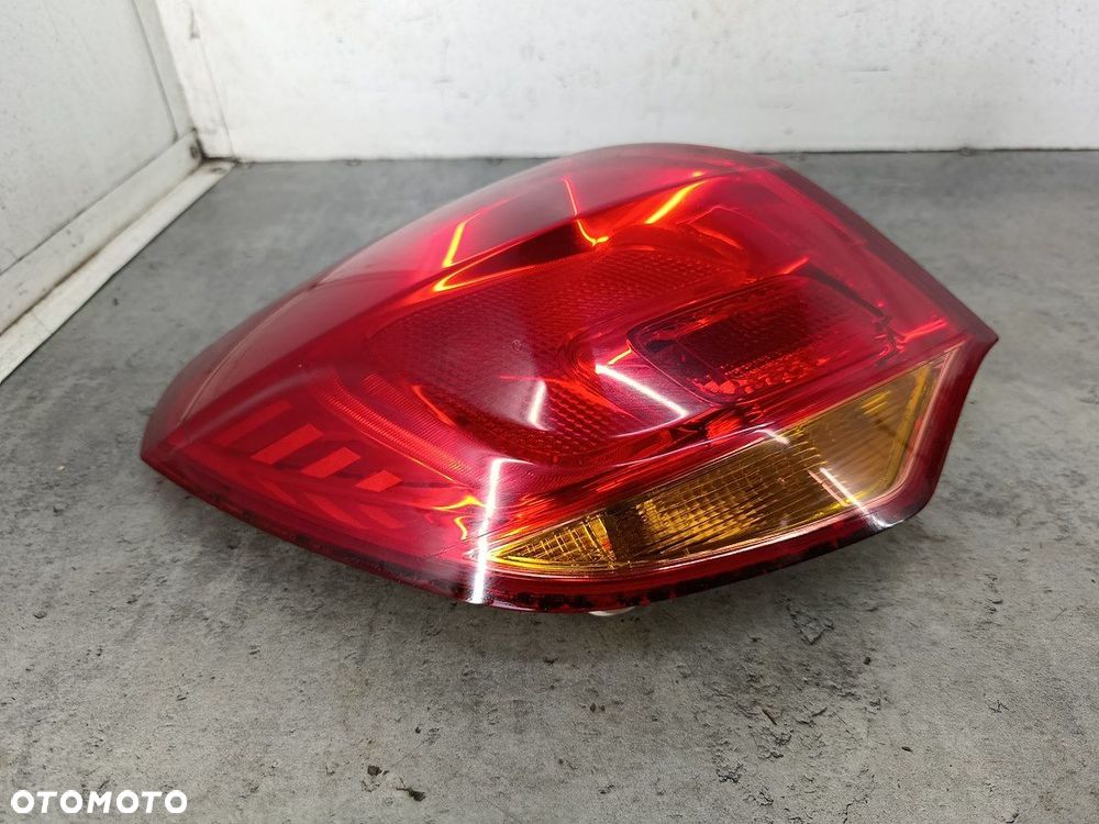 LAMPA TYLNA LEWA OPEL ASTRA J HATCHBACK - 1