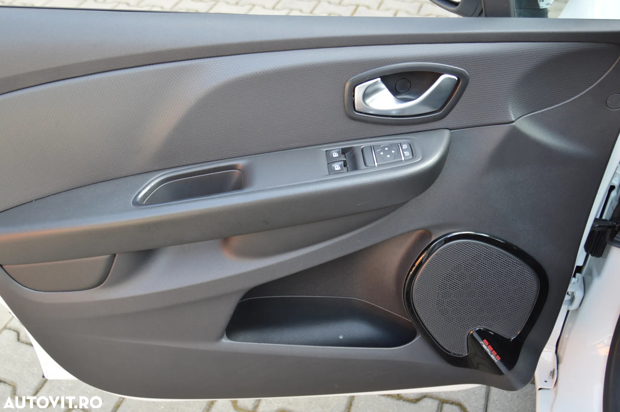 Renault Clio TCe 90 ZEN - 24