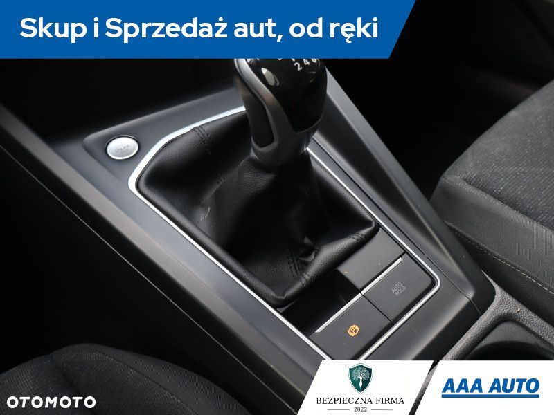 Volkswagen Golf - 14