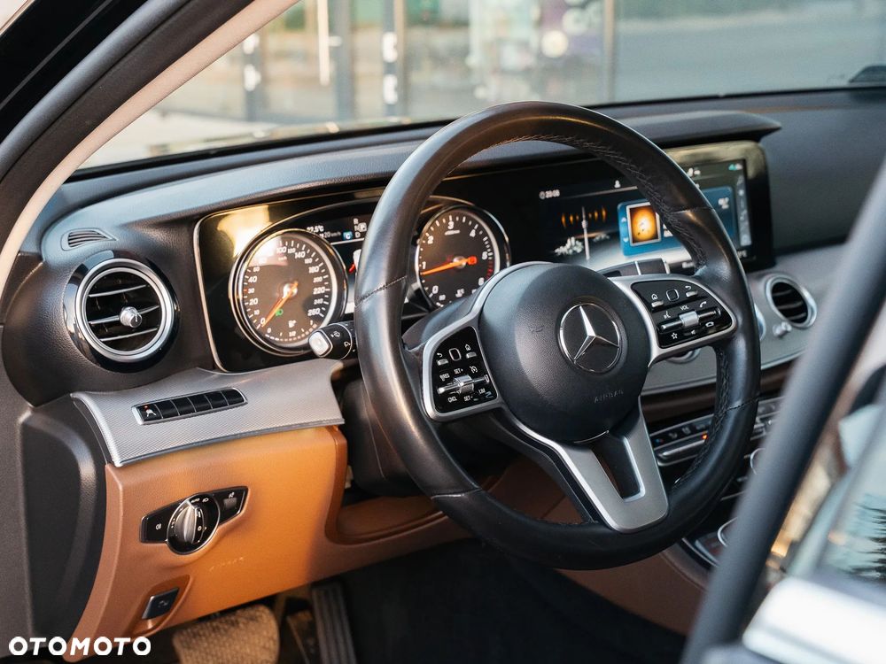 Mercedes-Benz Klasa E 220 d 9G-TRONIC - 20