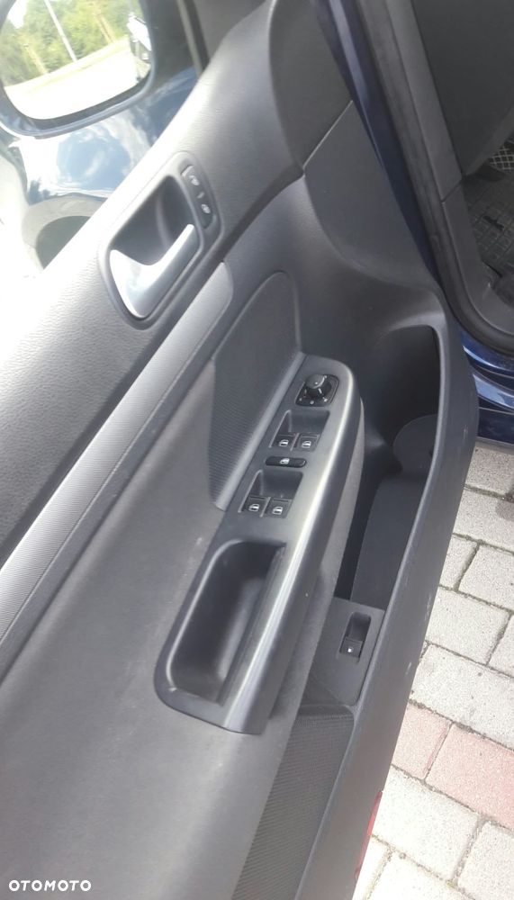 Volkswagen Golf - 10