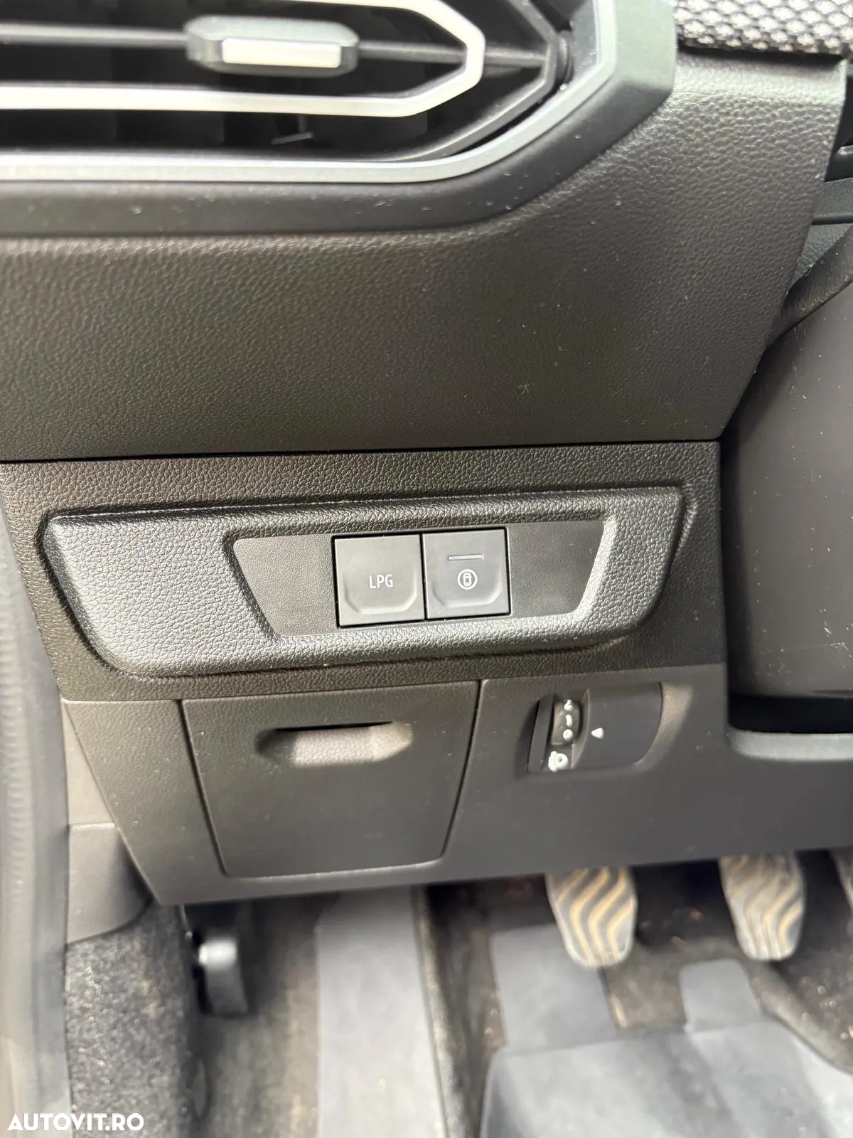 Dacia Logan TCe 90 MT6 Expression - 4