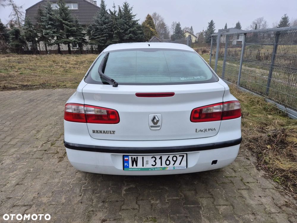 Renault Laguna 1.8 Concorde - 21