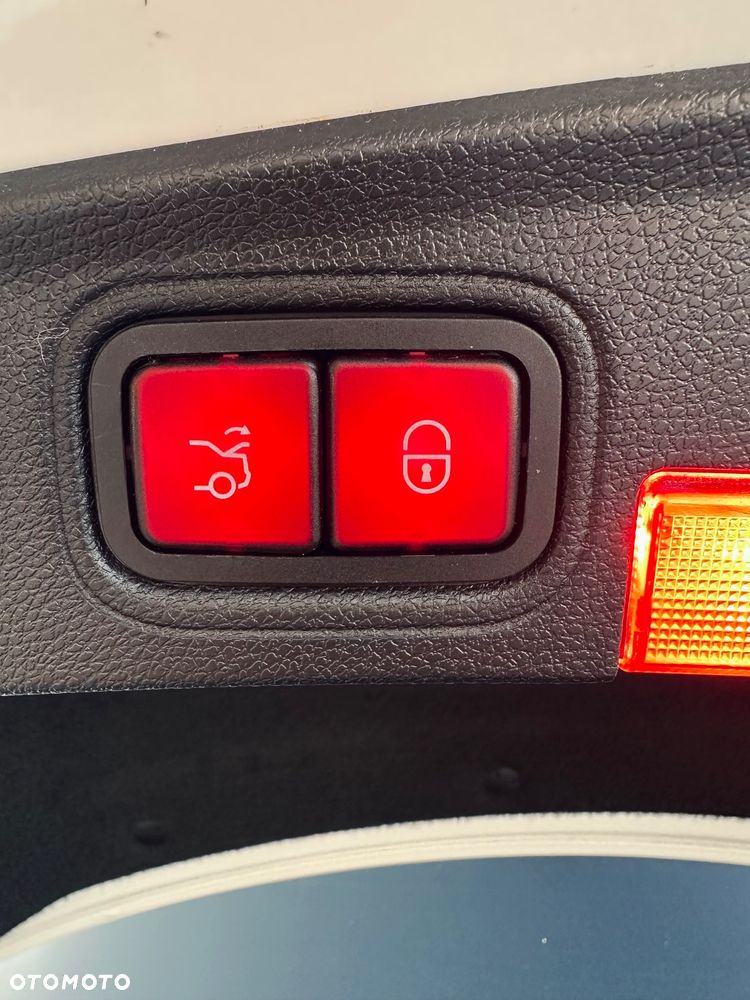 Mercedes-Benz Klasa C 200 4-Matic 9G-TRONIC - 20