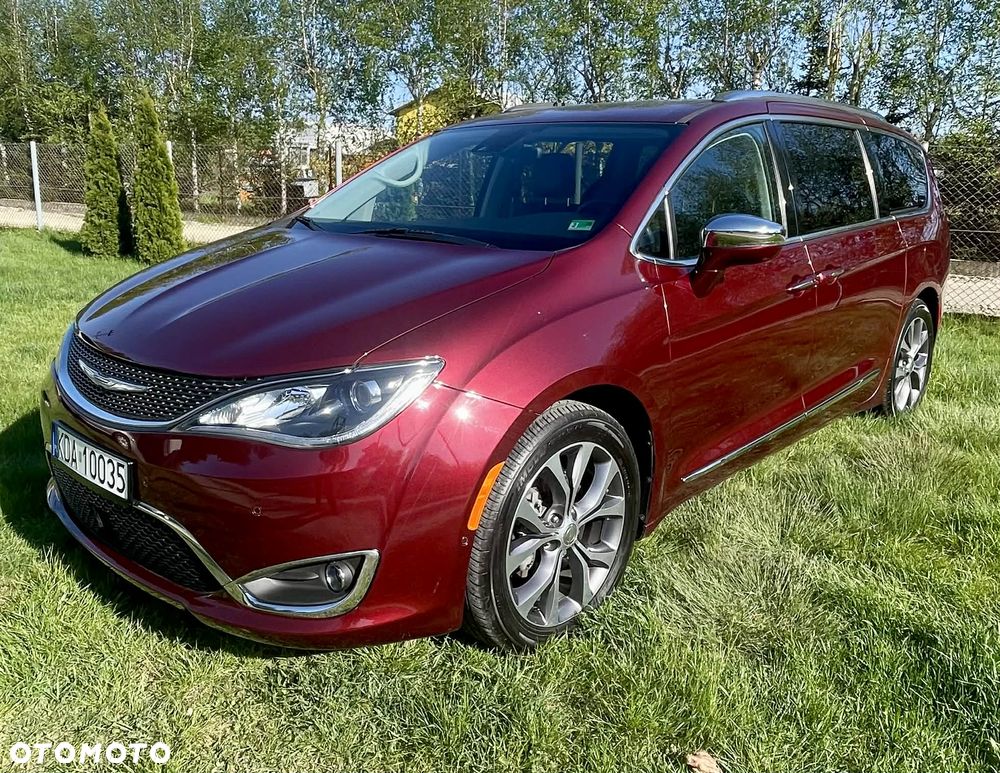 Chrysler Pacifica - 1
