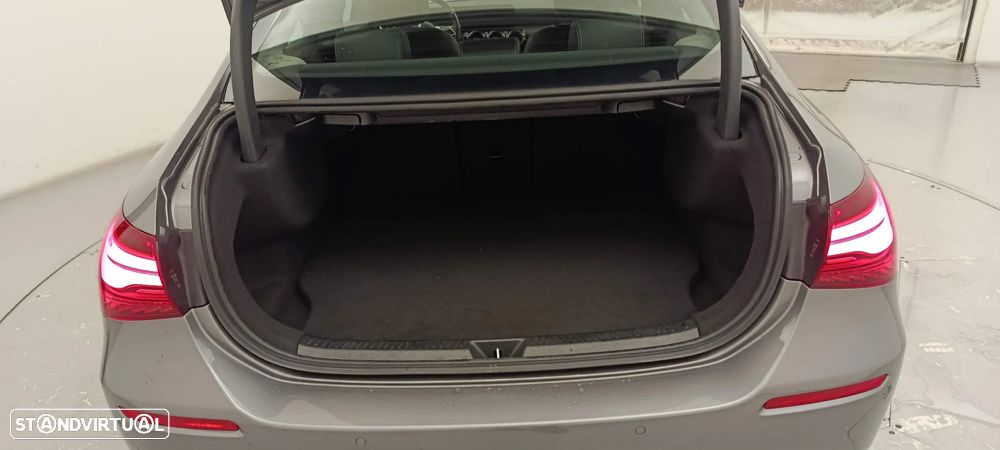 Mercedes-Benz A 250 Limousine e - 31