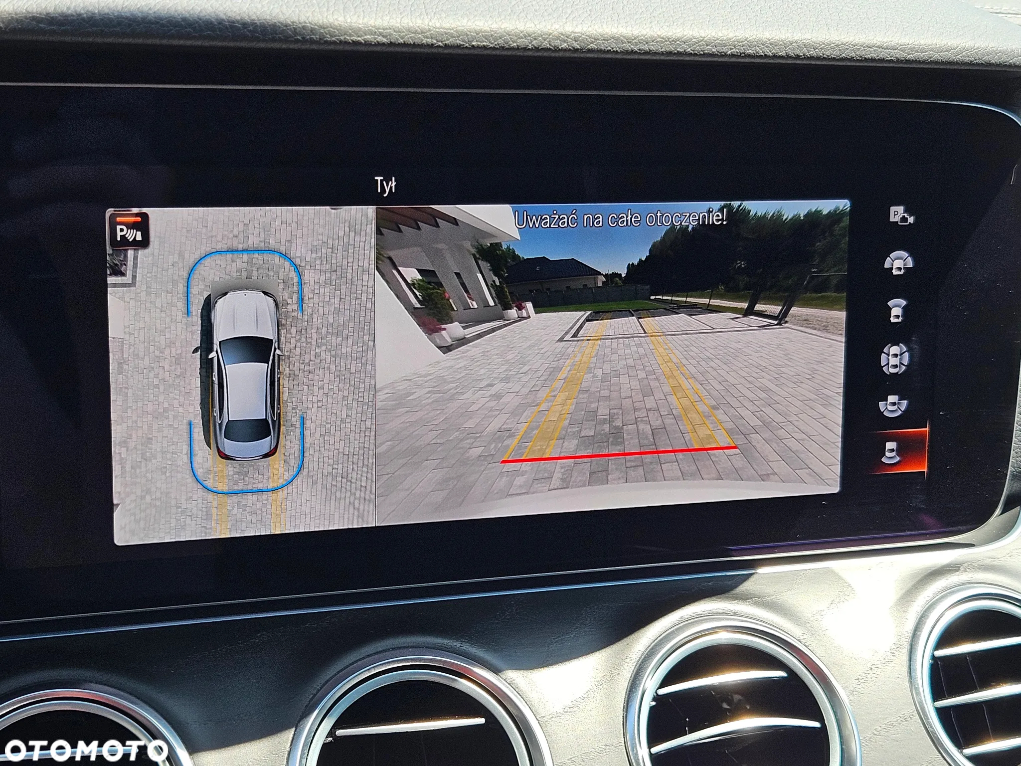 Mercedes-Benz Klasa E 220 d 4-Matic 9G-TRONIC - 29