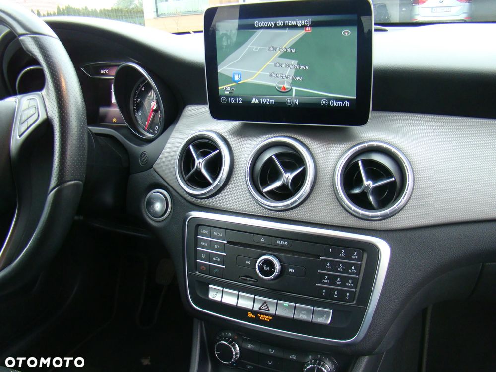 Mercedes-Benz CLA - 37