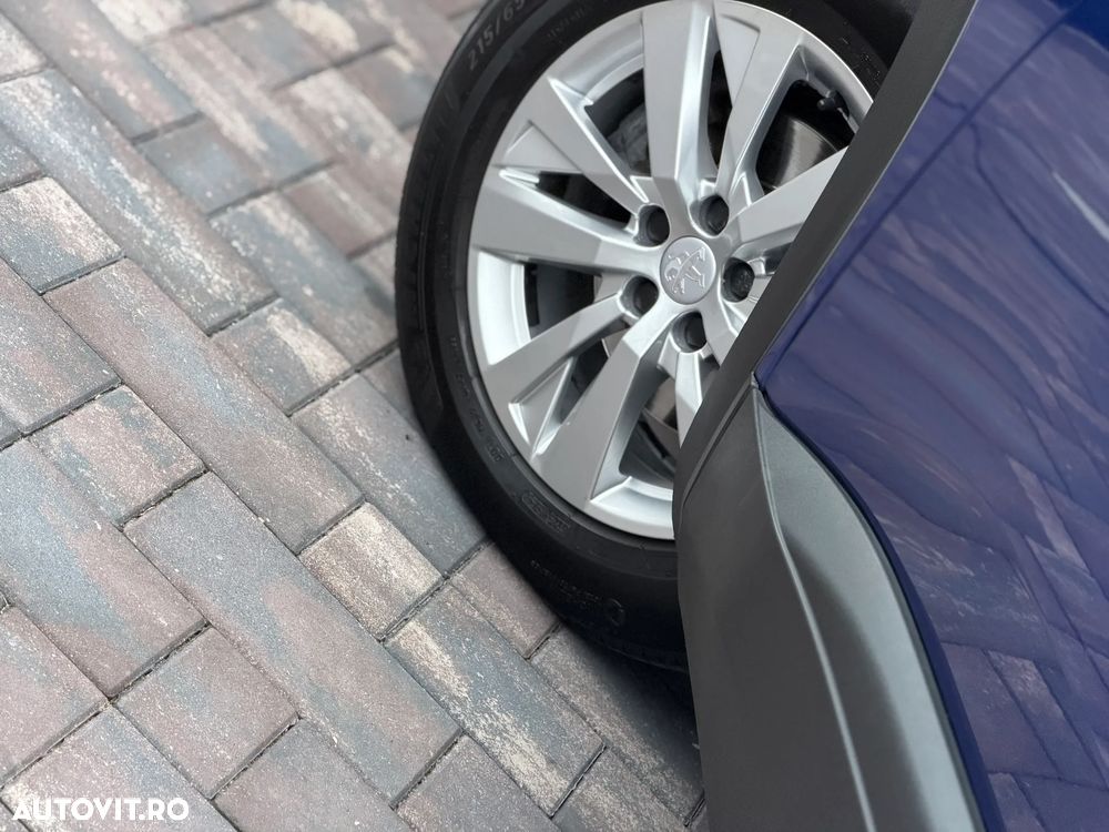 Peugeot 3008 PureTech 130 Stop & Start GPF EAT8 Active Business-Paket - 16