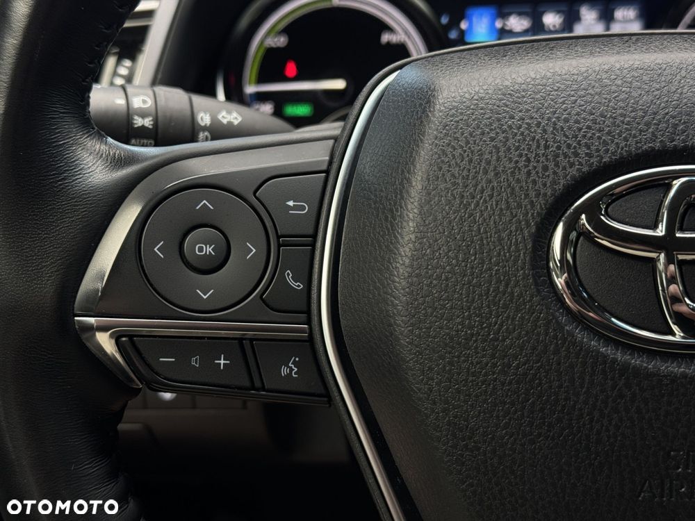Toyota Camry 2.5 Hybrid Executive CVT - 24