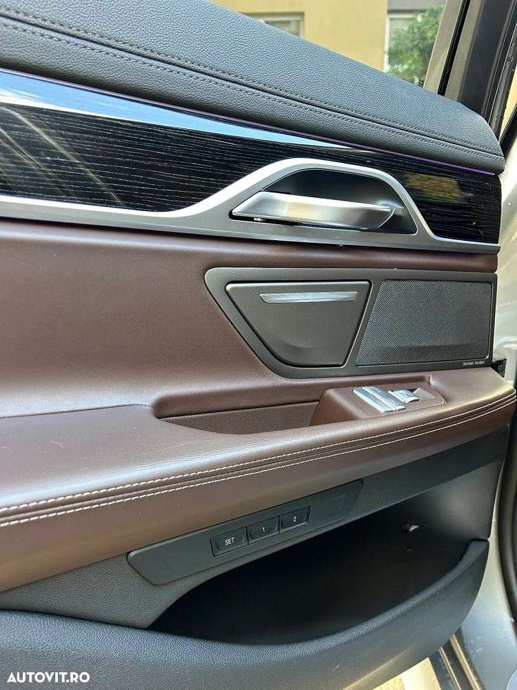 BMW Seria 7 745e - 27