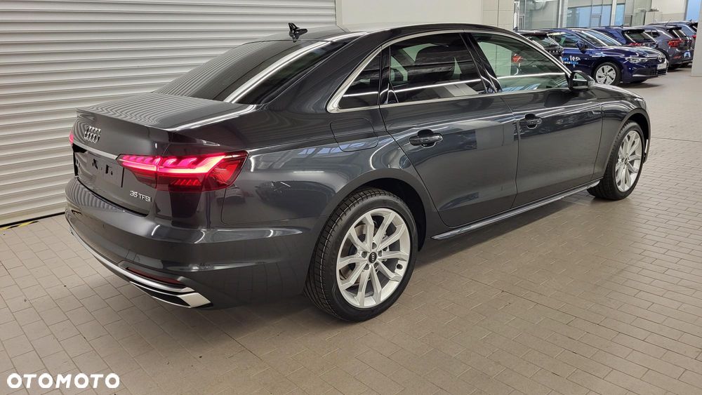 Audi A4 Limousine - 4