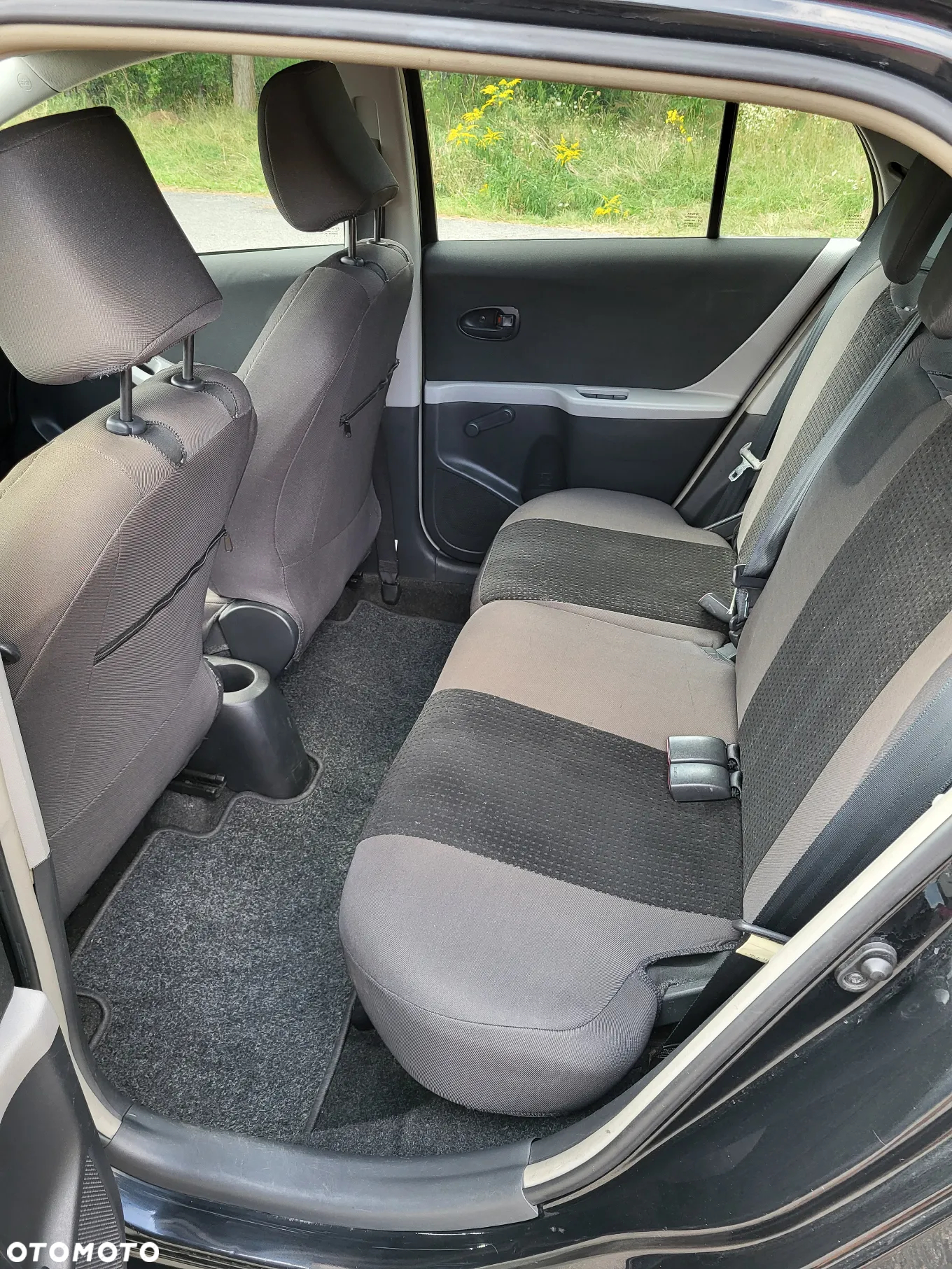 Toyota Yaris 1.0 VVT-i - 9