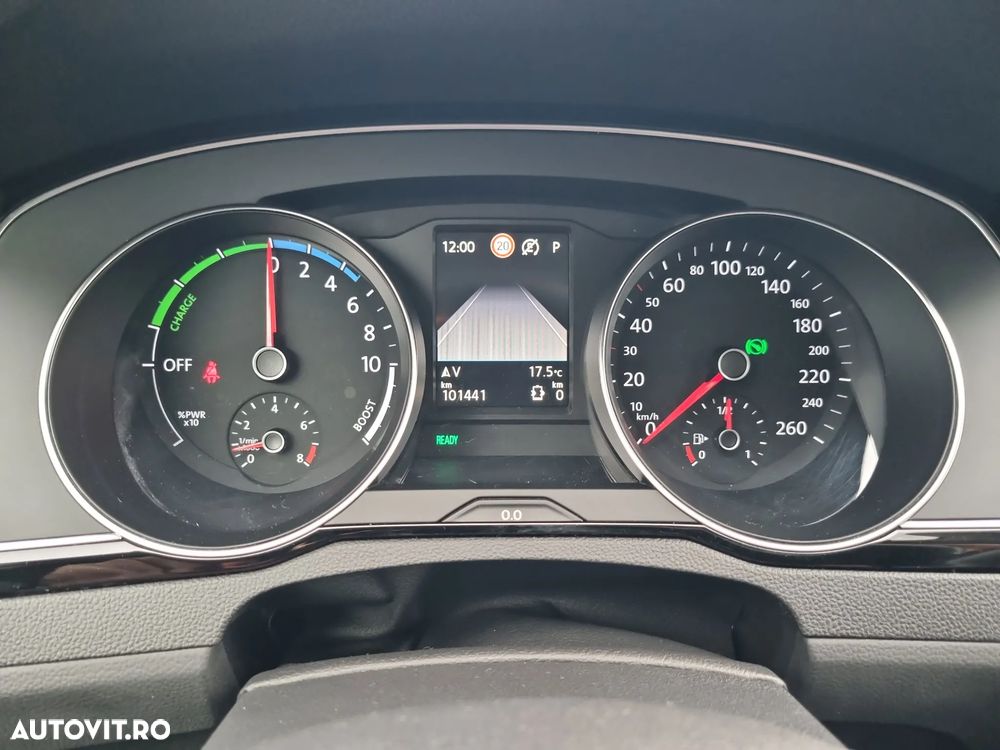 Volkswagen Passat - 22