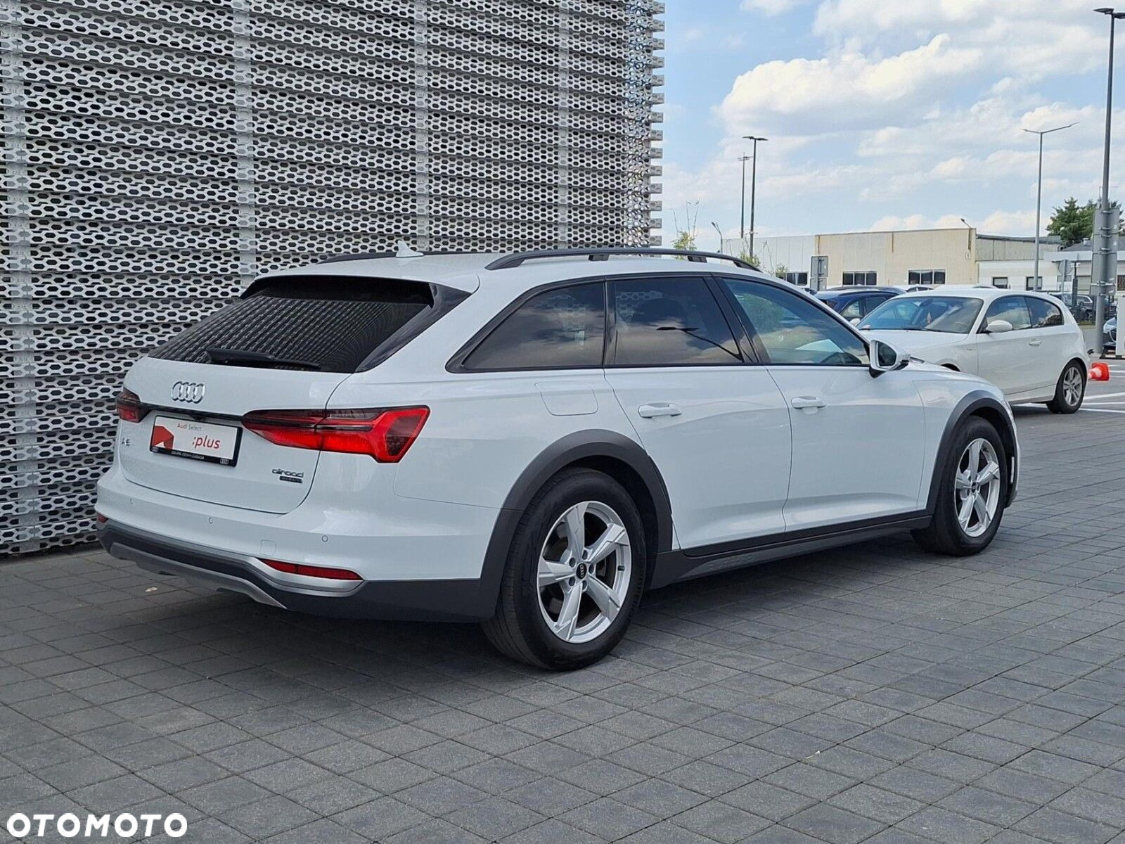 Audi A6 Allroad - 32
