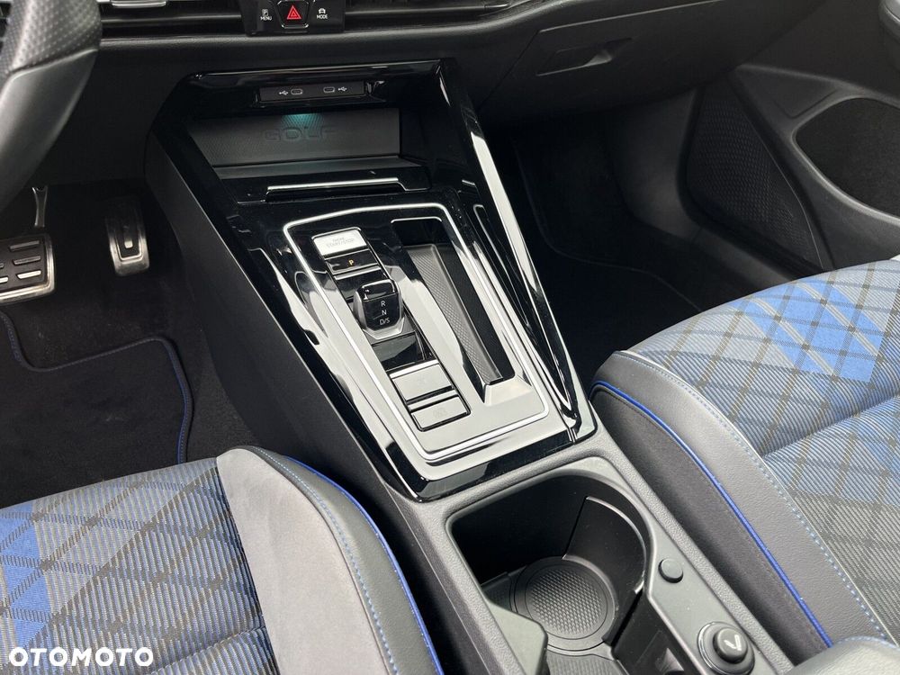 Volkswagen Golf 2.0 TSI 4Motion R DSG - 26