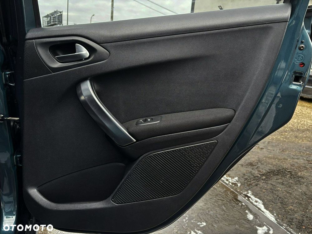 Peugeot 2008 1.2 Pure Tech Allure S&S - 15