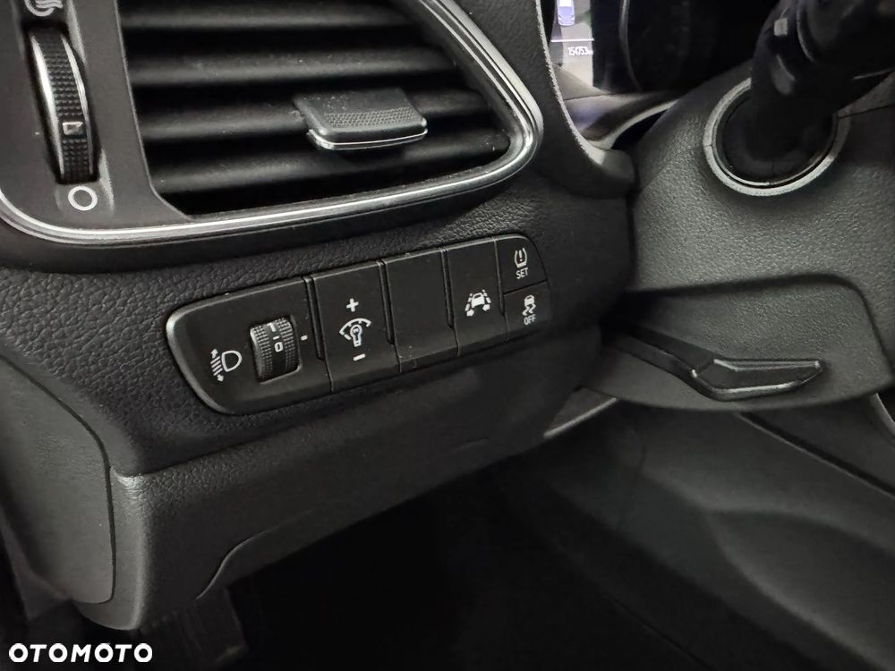 Hyundai i30 1.6 CRDI DCT EDITION 30 - 32