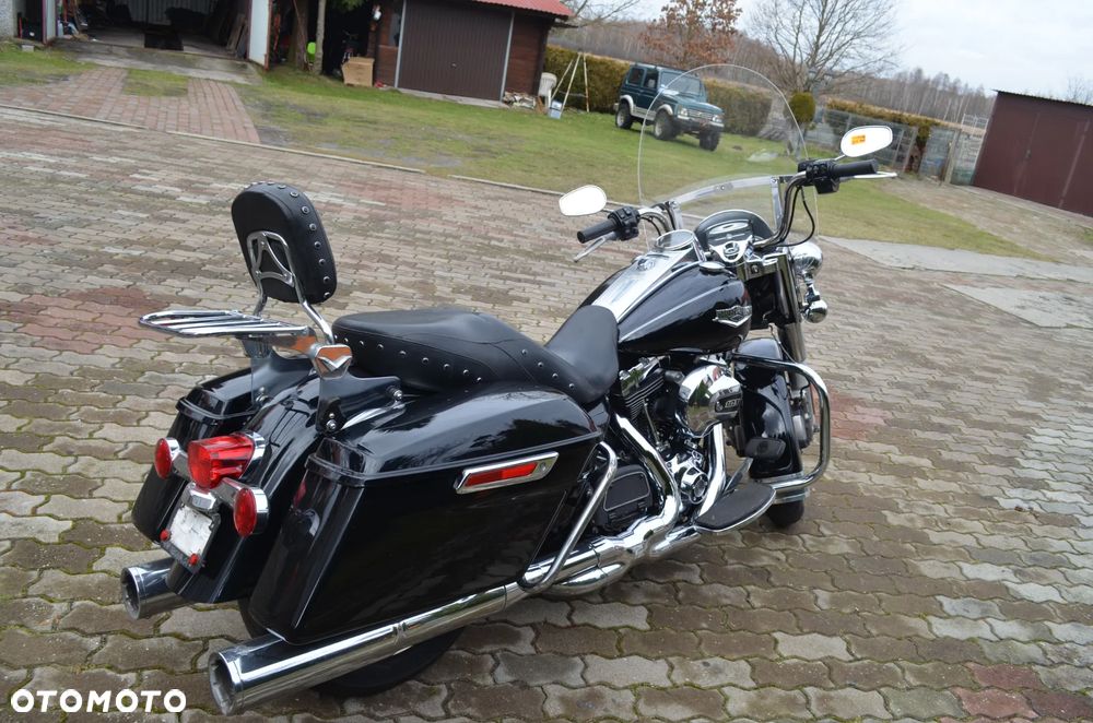 Harley-Davidson Touring Street Glide - 32