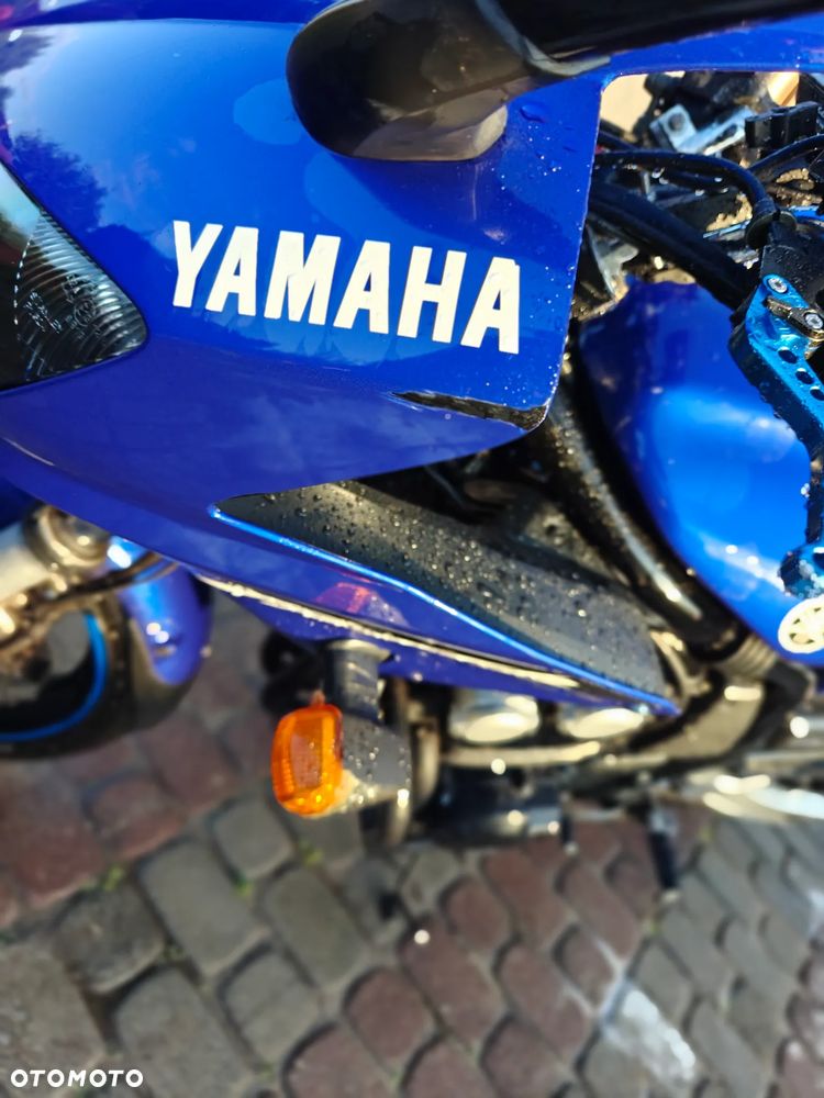 Yamaha FZS - 9