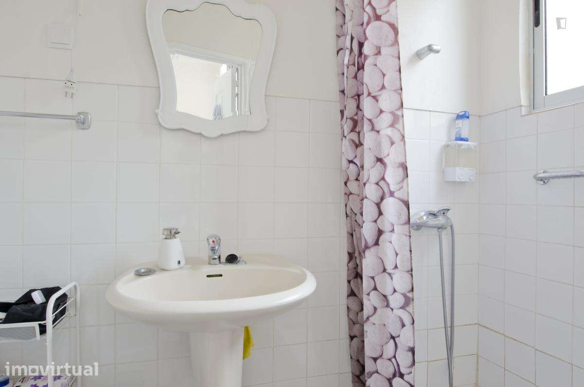 Quarto - localizado em Arroios Lisbon - Grande imagem: 2/21