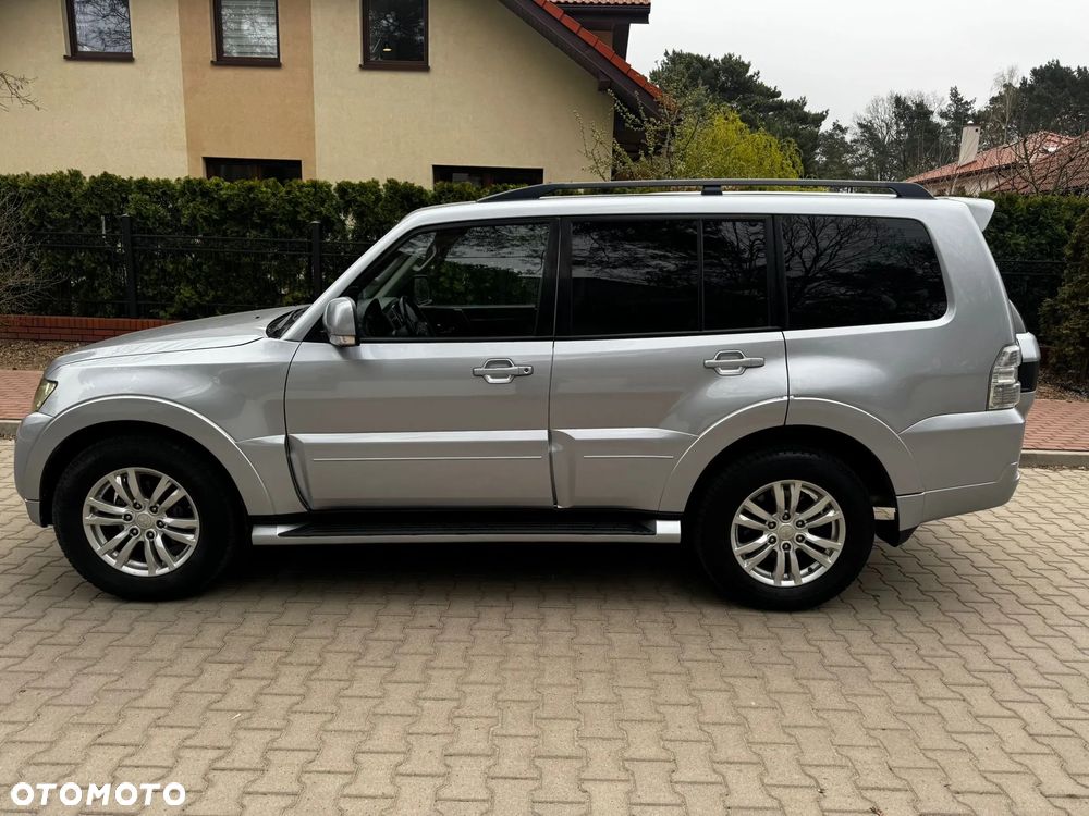 Mitsubishi Pajero 3.2 DI-D Automatik Diamant Edition - 17
