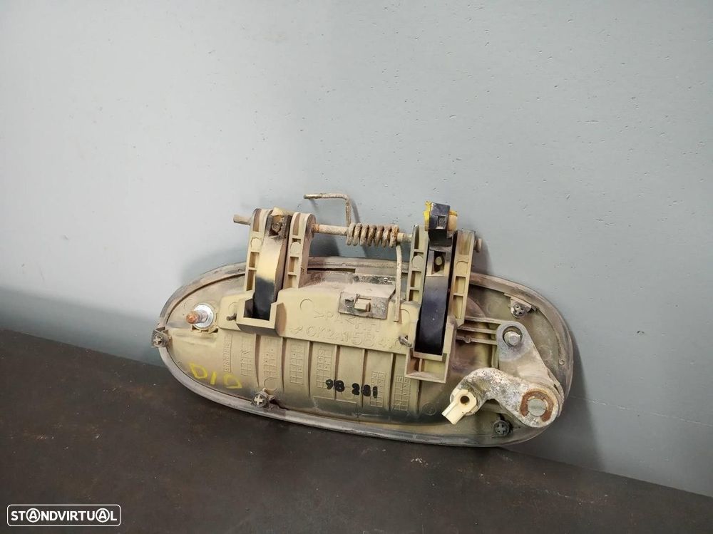 MANIPULO EXTERIOR FRONTAL DIREITO KIA SEPHIA 2000 -0K2A158410 - 2