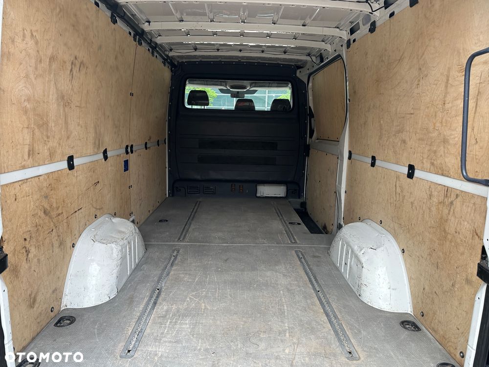 Volkswagen Crafter - 13