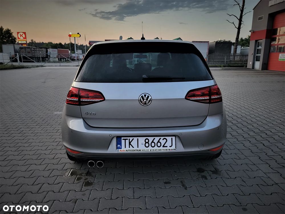 Volkswagen Golf VII 2.0 TDI BMT GTD - 10
