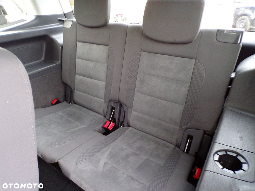 Volkswagen Touran - 28