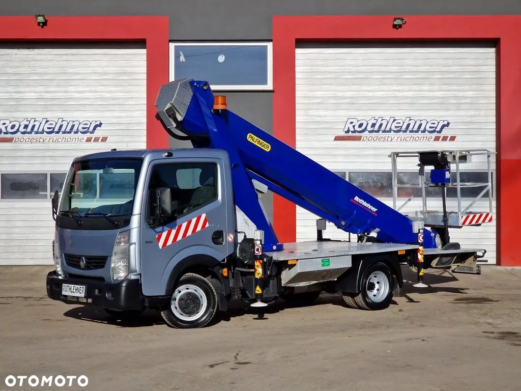 Renault Maxity - 1