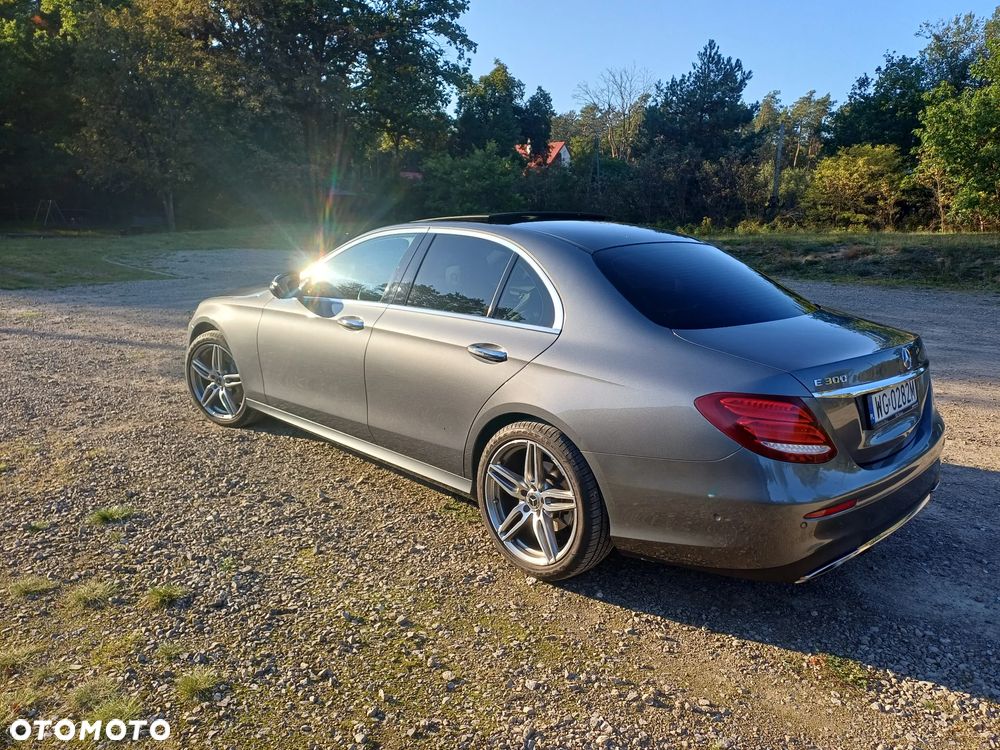 Mercedes-Benz Klasa E 300 9G-TRONIC - 5